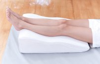 Ортопедическая подушка для ног при варикозе для профилактики и лечения